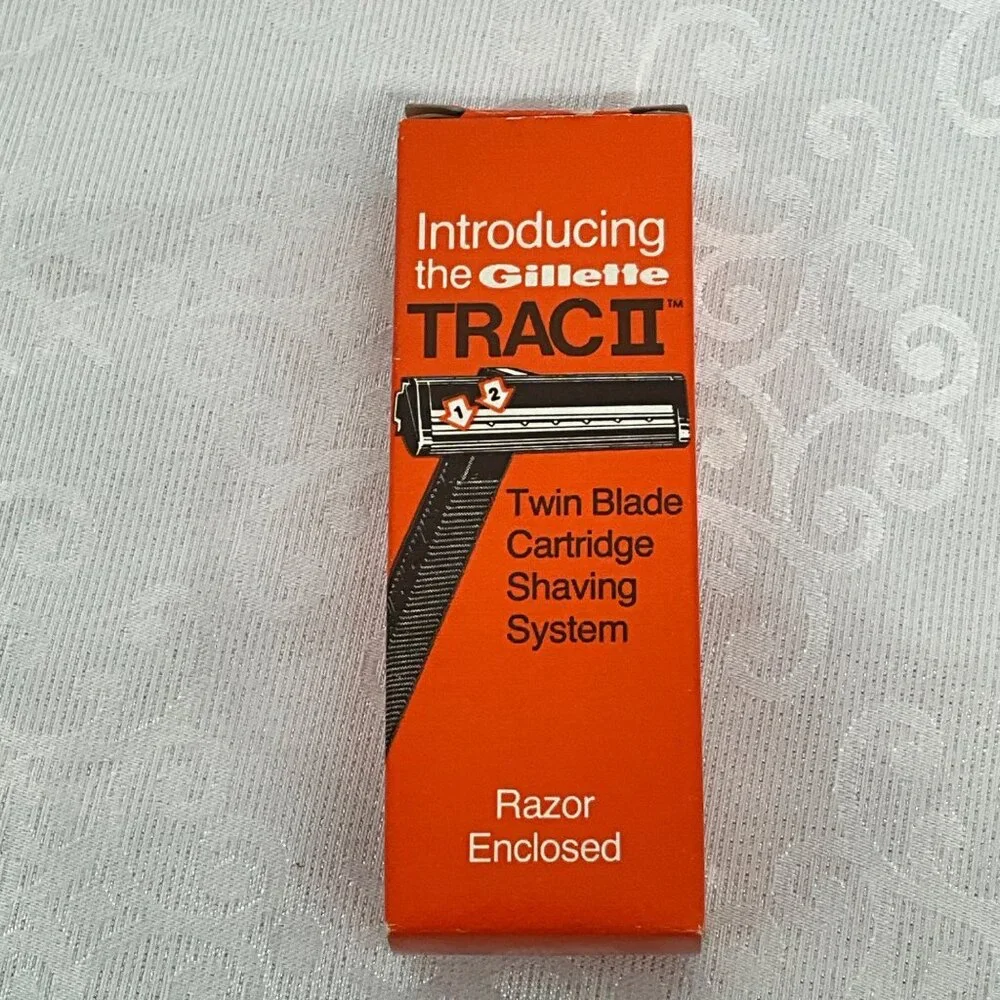 Gillette Trac II Twin Blade Razor Enclosed Shaving‎ System